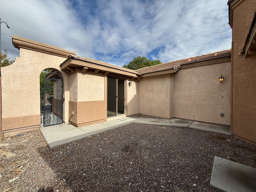 Beautiful home with casita and courtyard property image