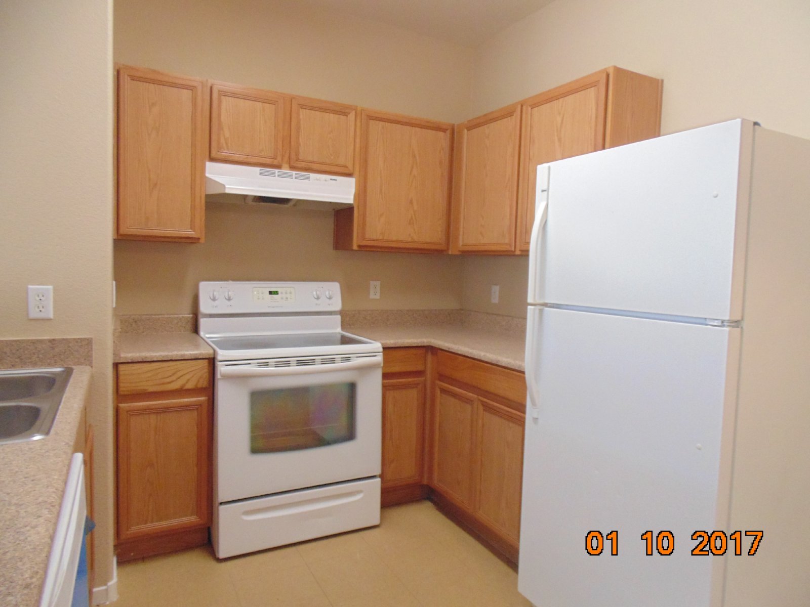 Second-floor condo near shopping entertainment property image