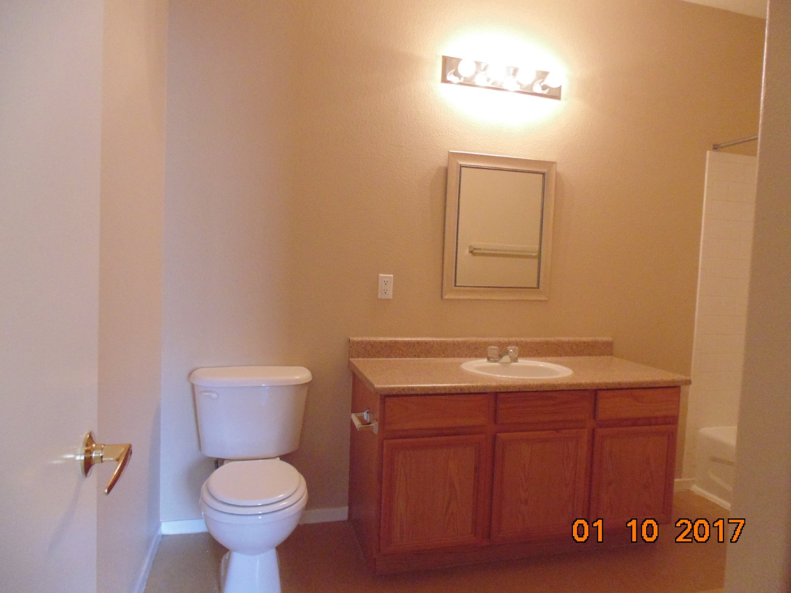 Second-floor condo near shopping entertainment property image