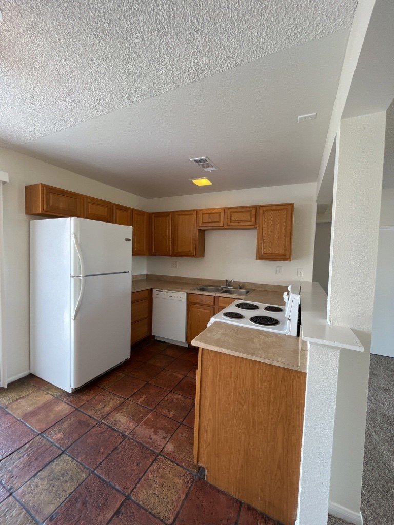 Centrally located townhome near Strip property image