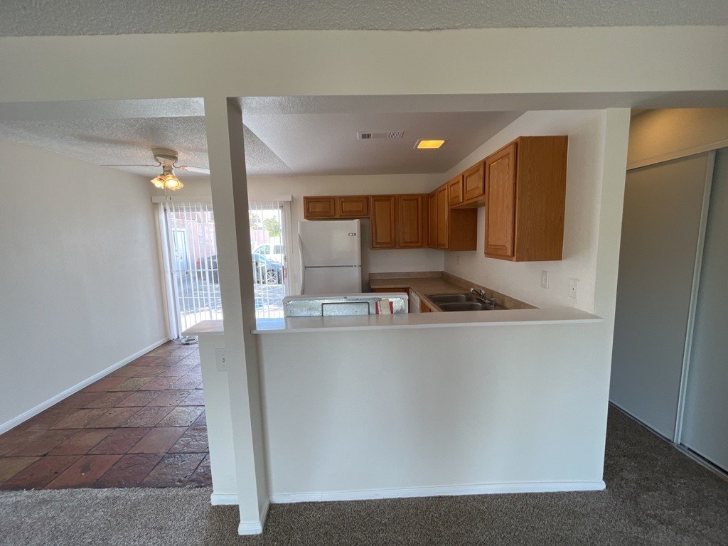 Centrally located townhome near Strip property image