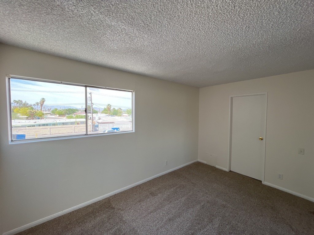 Centrally located townhome near Strip property image