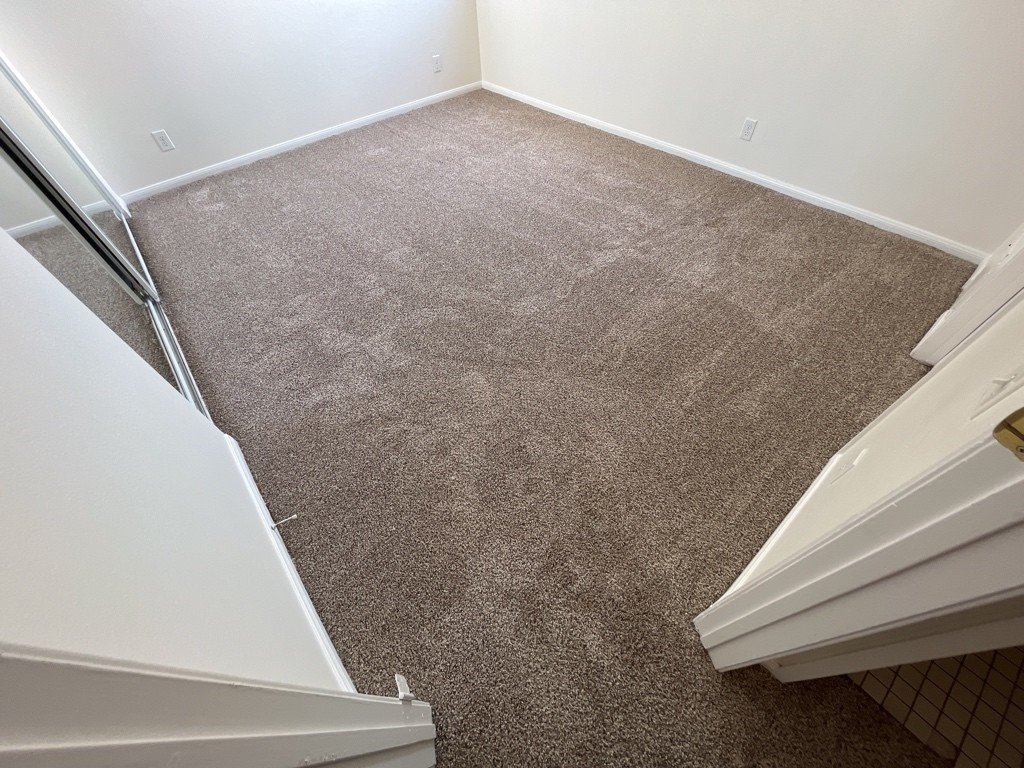 Centrally located townhome near Strip property image